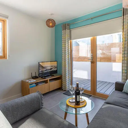 Stones Throw Cornwall Apartment