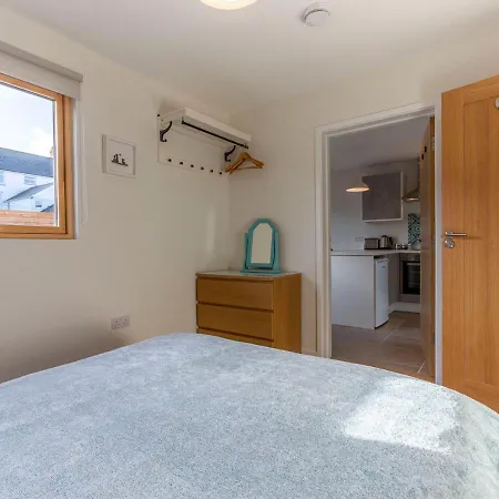 Stones Throw Cornwall Apartment *